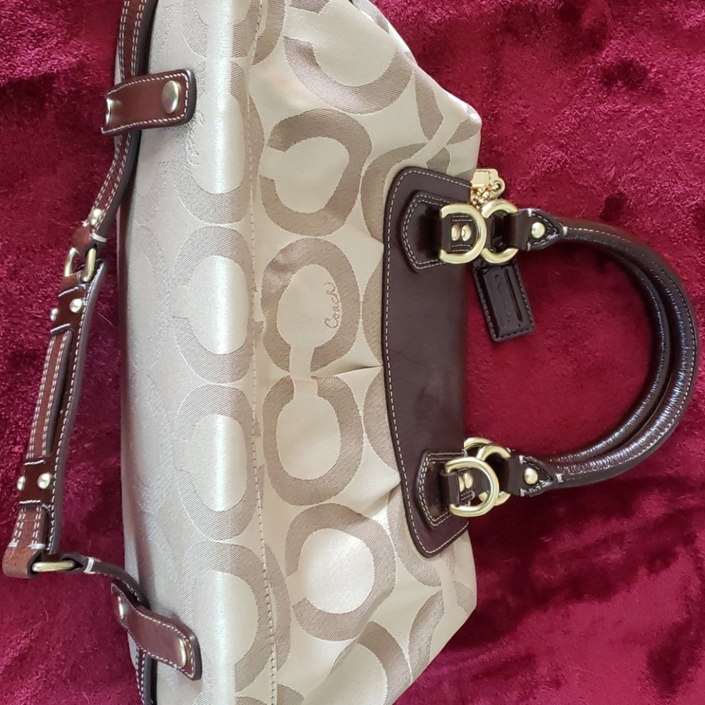 Coach purse - Picture 3 of 3